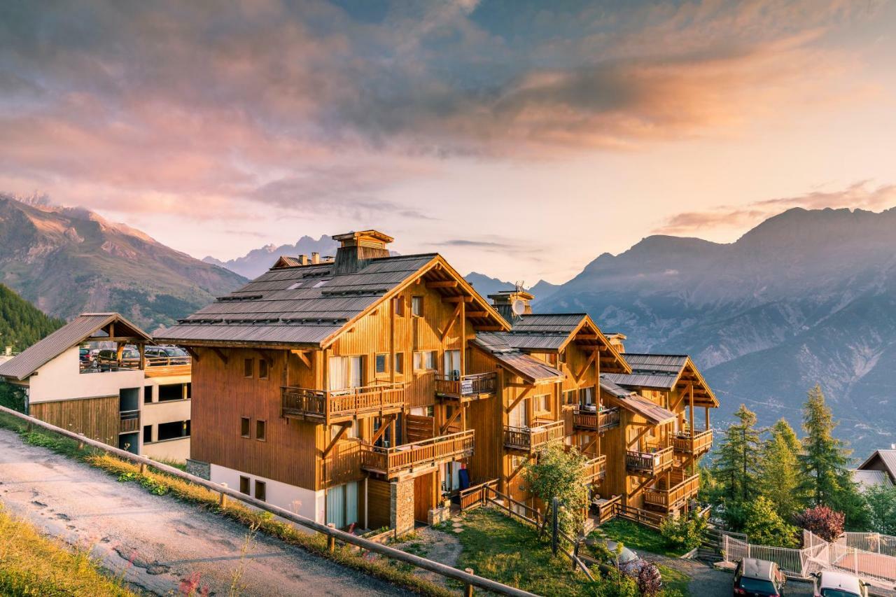 ピュイ・サン・ヴァンサン Hameau Des Ecrins By Infinimountainアパートホテル エクステリア 写真